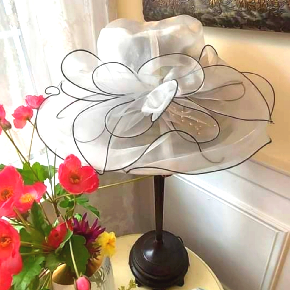 Nwt Kentucky Derby White With Black Brim Hat.